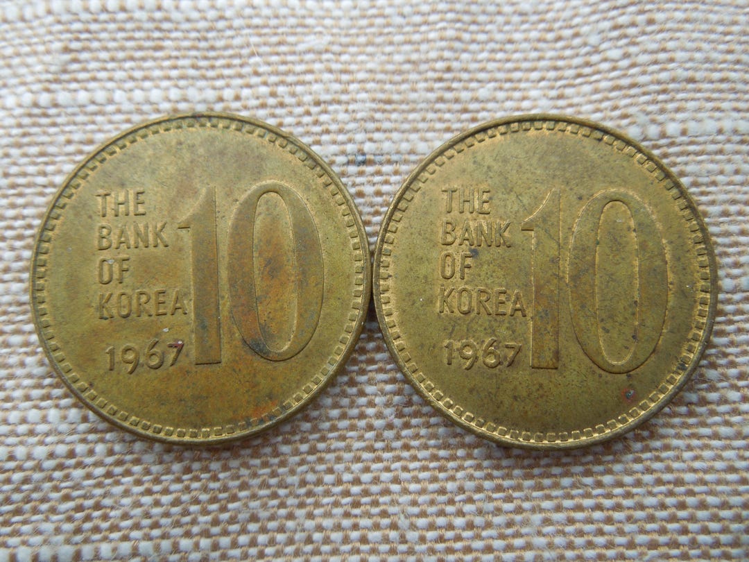South Korea 1967 - 10 Won Bronze Coin - Pagoda at Pul Guk