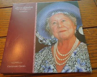 Great Britain Coins, Queen Mother Centenary 5 Pounds Crown In Display Folder.  The Queen Mum