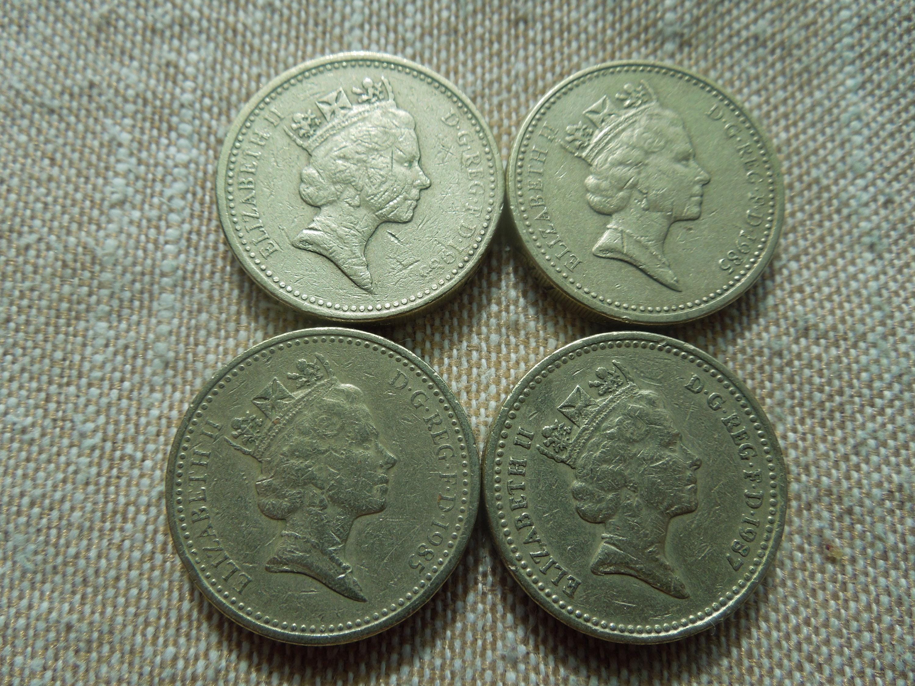 英国1ポンド硬貨、1983年～2001年発行、各種デザイン - 1枚単位で販売