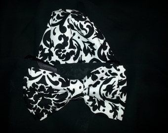 Set: Bow tie, (self-tie or pre-tied) with matching pocket square shown in Black/White damask print