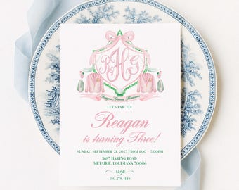 Invitación de cumpleaños de golf rosa estilo preppy: Monograma a cuadros