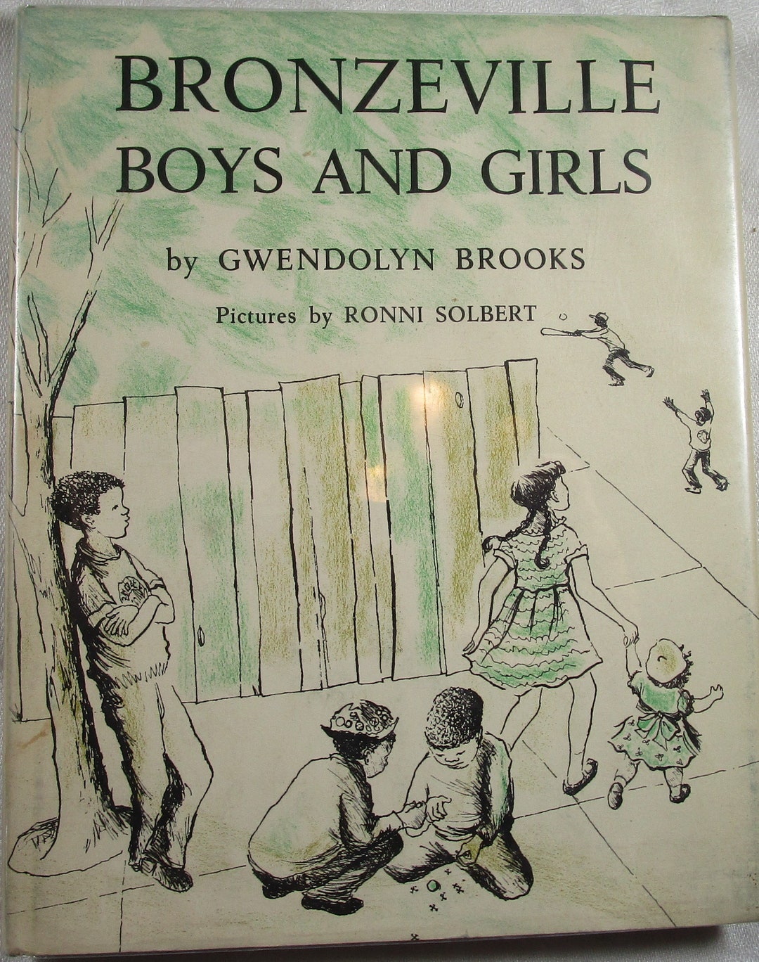 Bronzeville Boys and Girls by Gwendolyn Brooks Picturs by Ronni Solbert