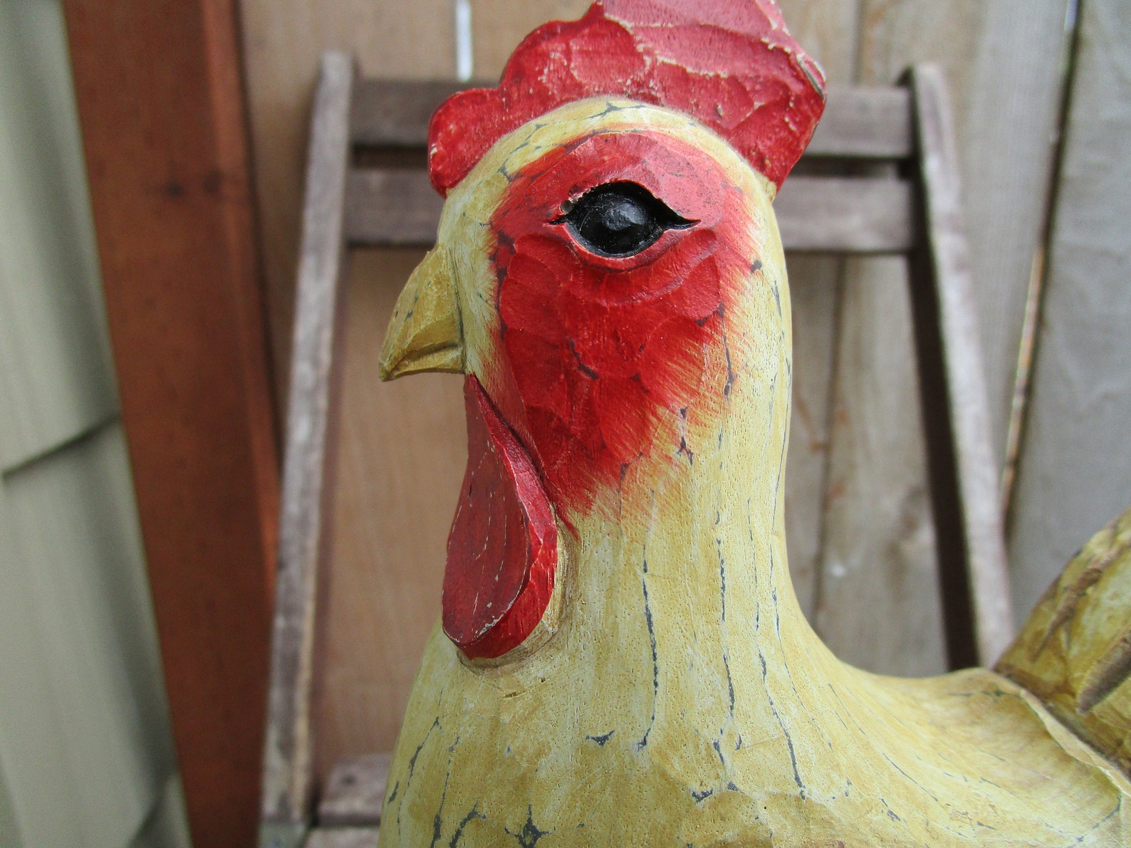 resin rooster decor
