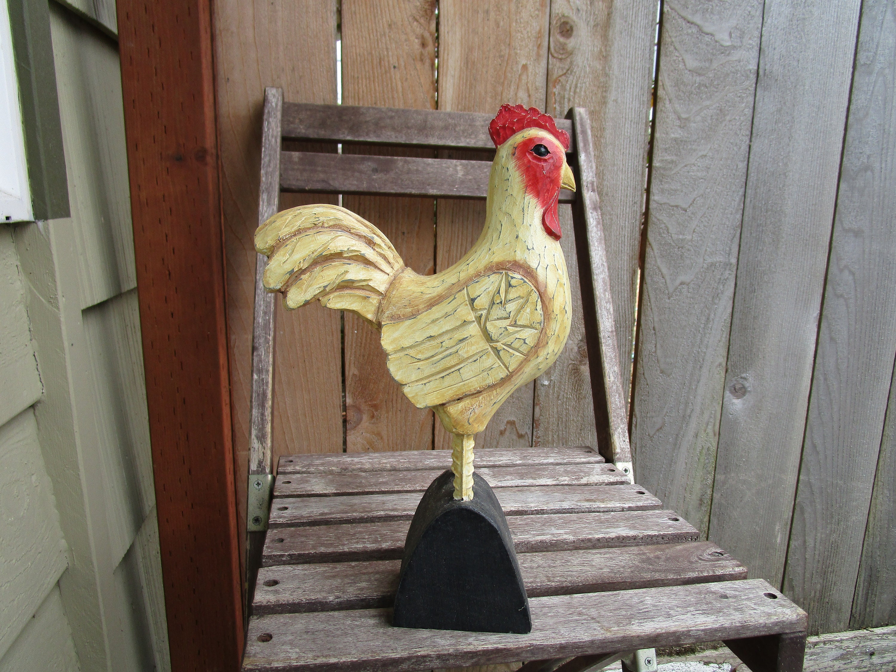 resin rooster decor