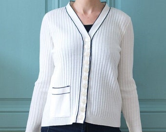 Cardigan with buttons