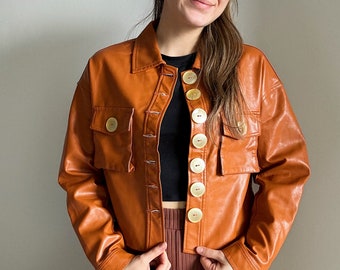 Cropped-Kunstlederjacke braun