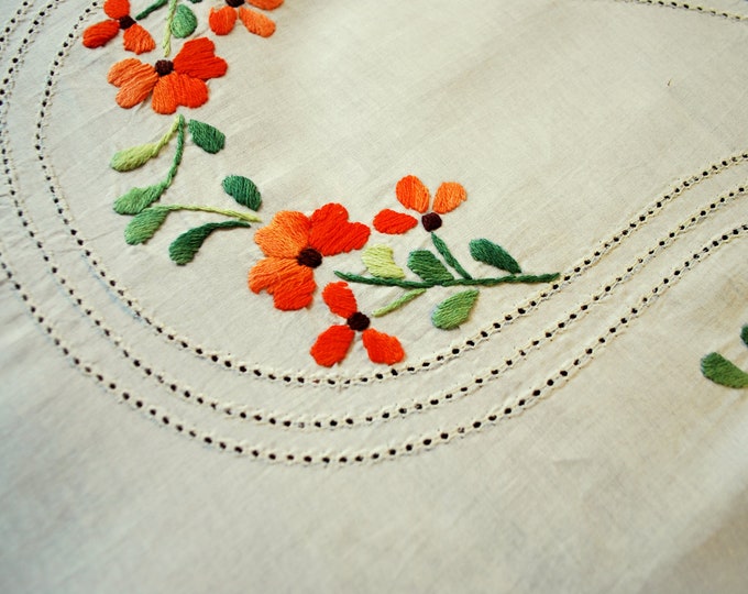 Fully Hand Embroidery Pure Cotton Kingsize Bed Sheet With 2 Pillow