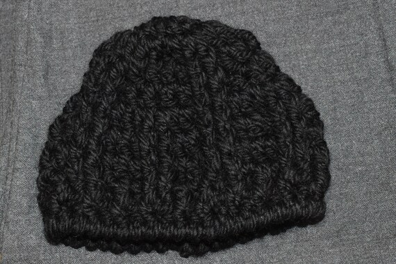 Black Chunky Beanie Hat – Handmade Crochet Oversized Winter  display picture 1
