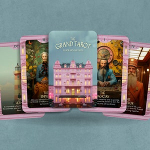 El Gran Tarot - Cuentos de los Arcanos Mayores - Inspirado por Wes Anderson - Baraja de Tarot - Adivinación - Herramientas de adivinación - Regalo de Tarot - Cartas del Tarot