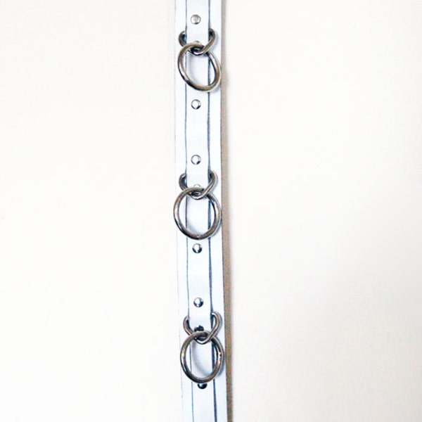 VTG 90s Grunge White Leather Bondage Metal Ring Belt