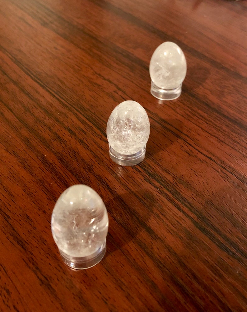 Super Cute Mini Crystal Quartz Egg w FREE Stand and Free Bag /& Affirmation Card Clear Quartz Crystal Egg