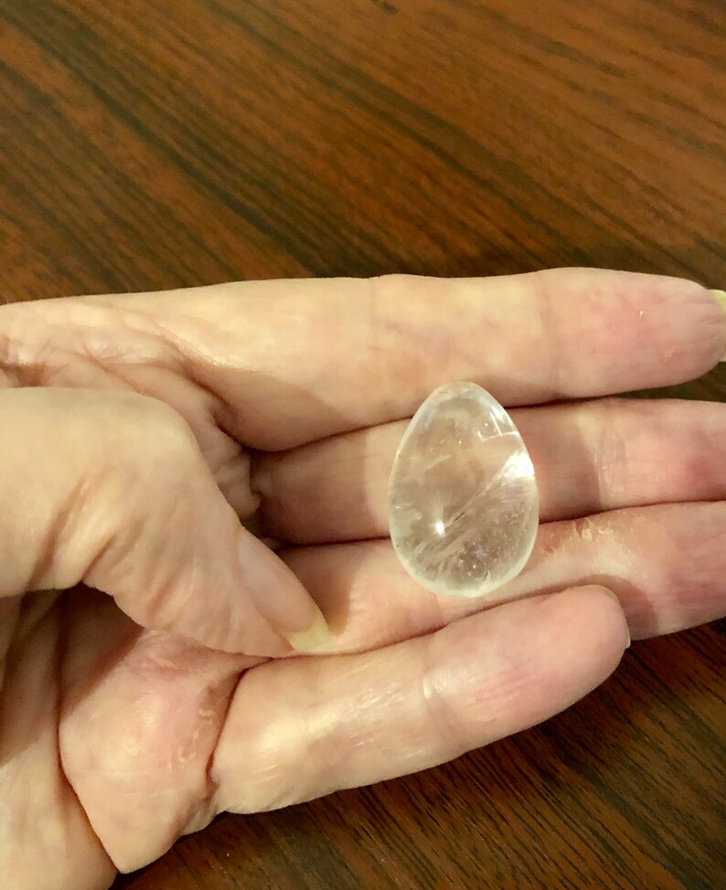 Super Cute Mini Crystal Quartz Egg w FREE Stand and Free Bag /& Affirmation Card Clear Quartz Crystal Egg