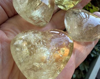 Corazones de citrino esponjosos de calidad superior / Citrino RARO de alta claridad – Piedra del éxito / Atrae la riqueza / Fabricación de joyas UN corazón de cristal