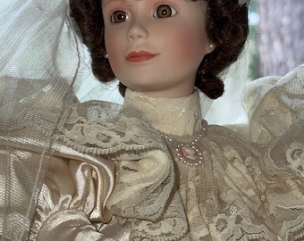 Muñeca Elisabeth con vestido de novia de la década de 1900, Ashton-Drake Galleries, edición especial, vintage de segunda mano (1994-97), descatalogada.
