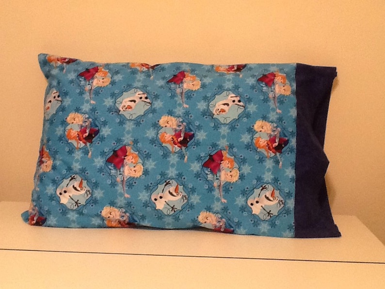 Standard Pillowcase Anna and Elsa with Olaf