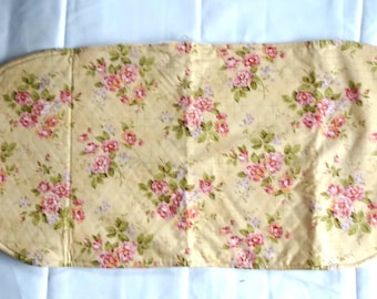Camino de mesa pequeño - Rosas antiguas sobre fondo beige