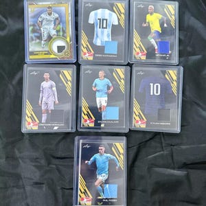 Lote de más de 50 tarjetas de fútbol: paquete de regalo, paquete de reempaquetado, 2 tarjetas de autógrafo o reliquia + 50 tarjetas adicionales *Lea la descripción para conocer todos los detalles*