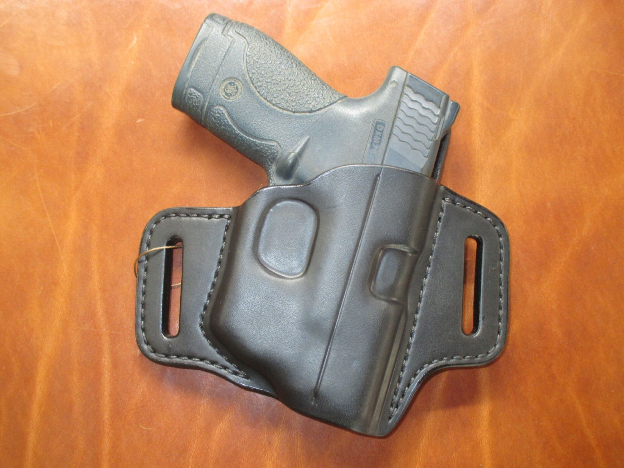 Shield 9 40 ArmaLaser TR-40 OWB Pancake Black Leather Right Hand Comfort Guard Double Stitch #shld9 tr40 pr15 blk c001 1-24