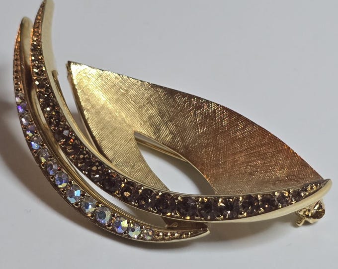 Marcel Boucher Avon of Belleville  3907 Brooch