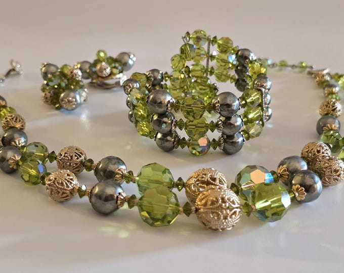 SHERMAN Glass Bead Set in Periodot and Gold