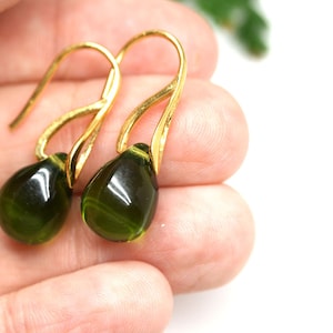 Boucles d'oreilles goutte vert foncé, boucles d'oreilles vert olive or boucles d'oreilles femmes goutte de verre tchèque image 7