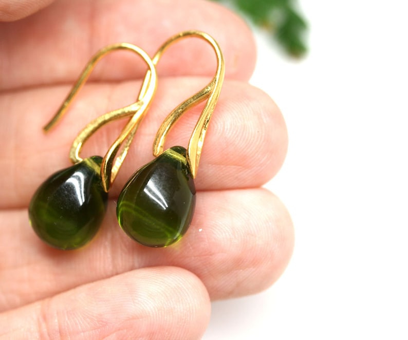 Boucles d'oreilles goutte vert foncé, boucles d'oreilles vert olive or boucles d'oreilles femmes goutte de verre tchèque image 7