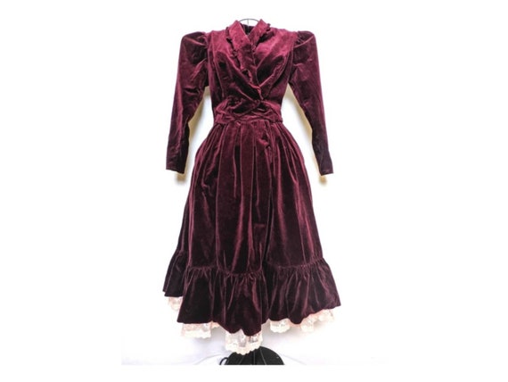 jessica's gunnies gunne sax velvet and lace ruffle