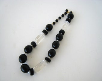 Vintage Chunky Plastic Beads Necklace - Costume Jewelry - 1980s 1990s Black and Clear Beads