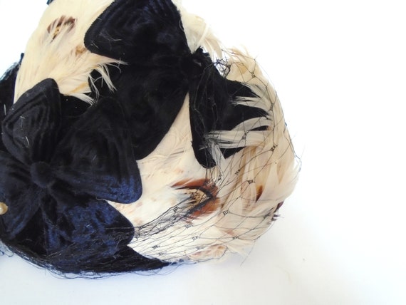 Vintage Feathered Cocktail Hat - Black Velvet and… - image 2