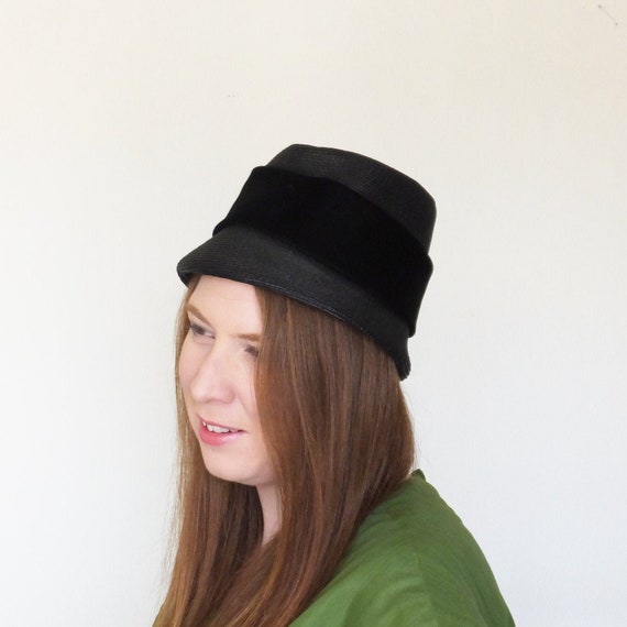 Vintage 1960s Black Cocktail Hat With Velvet Ribbon, by  display picture 2