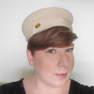 Vintage Beige Pillbox Hat 1960s by Everitt