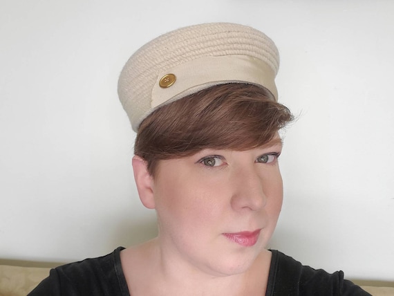 Vintage Soft Beige Pillbox Hat 1960s by Everitt - image 1