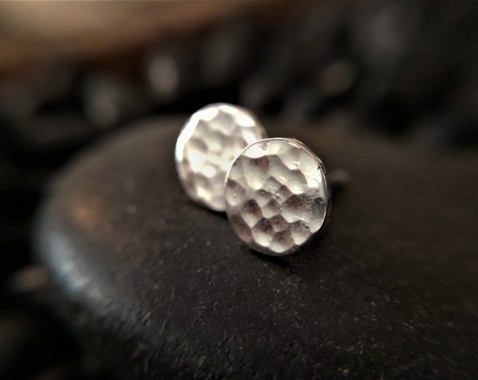 Hammered Sterling Silver Studs // Stud Earrings // Minimalist Jewelry // Tiny Studs