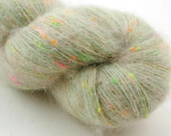 Lumineuses - Larking about in the meadows