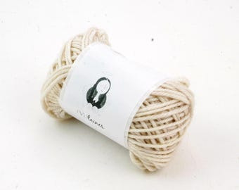Yarnling per piece : Chaussettes DK - Icing sugar on the nose