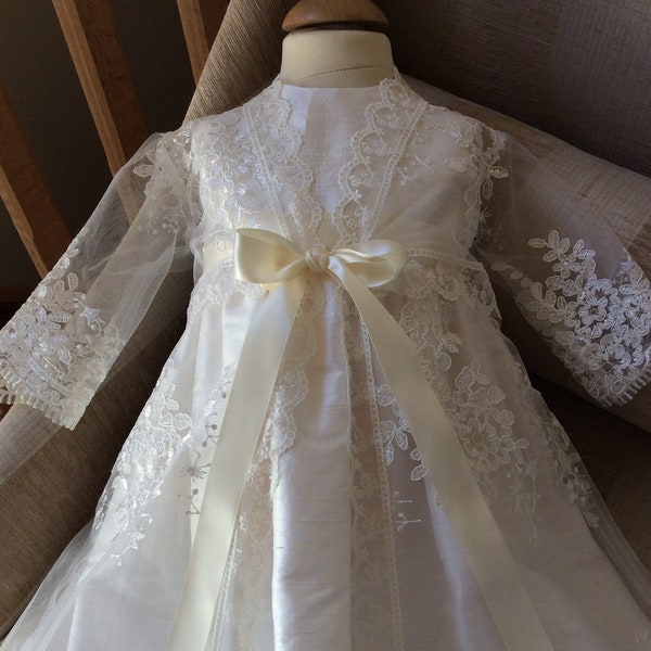 Lace Christening gown, lace baptism gown, christening gown extra long, robe de bapteme, Taufkleid, Battesimo, christening gowns uk,