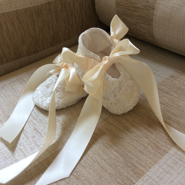 Lace Booties - Christening shoes - Babys booties - Girls booties - Boys booties - Ivory booties - Boys shoes - girls shoes - baby shoes - UK