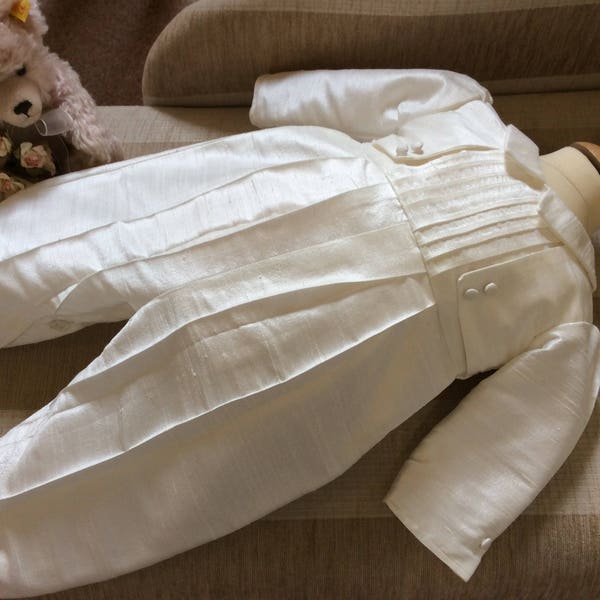 Baby Boys faux Silk Christening Baptism - Wedding Outfit - Romper Suit - Gown - Pageboy - Taufkleid - Bapteme - Battesimo - Heirloom Baby