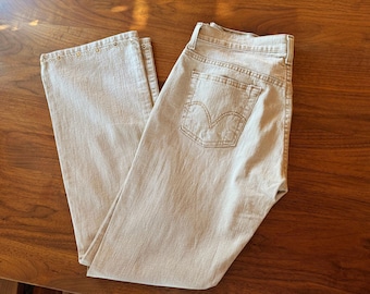 Levis 515 Bootcut Beige para mujer, adornado a mano, talla 10 M (32 x 31,5 pulgadas).