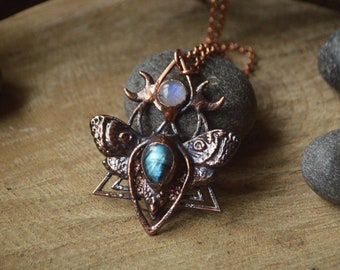 Moth copper necklace with flashy labradorite stone. Witchy boho magic fairycore jewellery