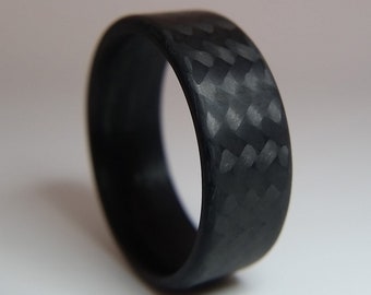 Kohlefaser Legacy Ring Mit Rotem Interieur -- Made In USA - Größen 4-16