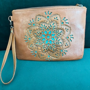 Cartera mandala de piel. / cartera.