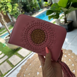 cartera de cuero rosa