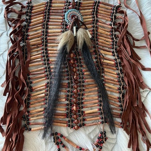 Pieza de pecho estilo nativo americano.