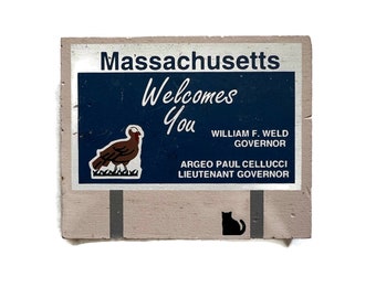 1996 Welcome To Massachusetts Road Sign Cat's Meow Village Accessory Small Shelf Sitter