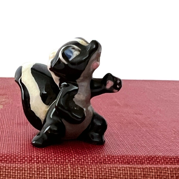 Vintage Miniature Flower the Skunk Figurine Hagen Renaker Missing Bouquet