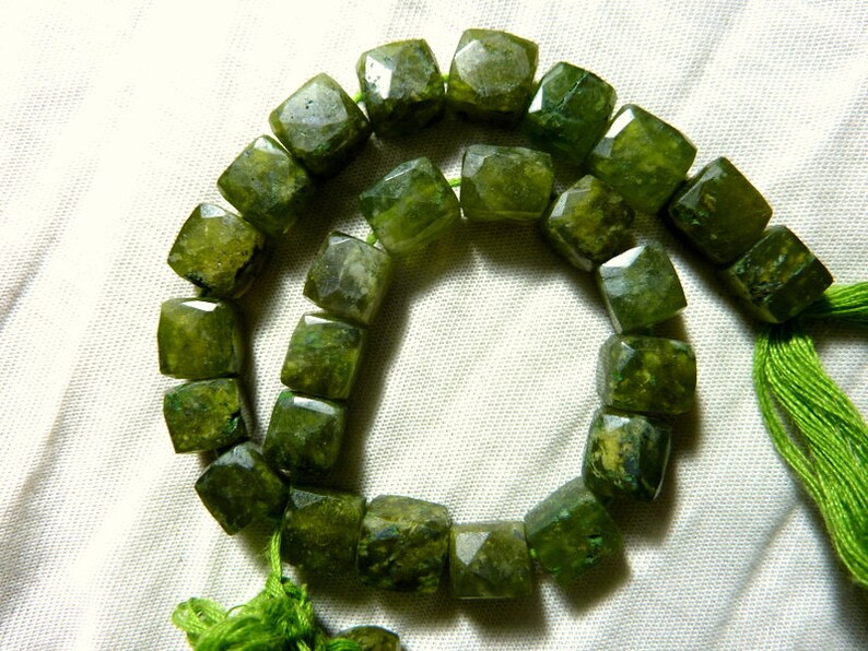 8MMNatural GarnetGemstone BeadsCube ShapeJewellery image 0