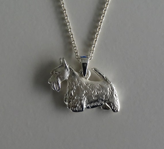 スターリングシルバー スコットランドテリア ペンダント ネズミ入り M 金属　並行輸入品 手作りのスターリングシルバー製スコティッシュテリアペンダント：彫刻