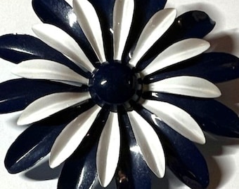 VINTAGE 1960s Flower Brooch! Navy and White Enamel! Classic Design! 1960s Flower Power!
