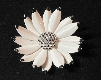 VINTAGE 1960s Flower Brooch! Black and White Enamel! Classic Design! 1960s Flower Power!